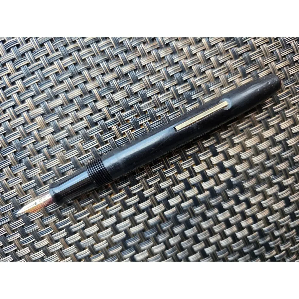 Vintage Wearever Zenith Fountain Pen with 14 K Nib - Picture 1 of 9